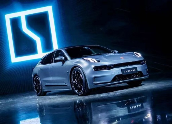 من الظهور الأول في معرض CES إلى انتصار الصحراء: Zeekr يضرب الشرق الأوسط بعاصفة