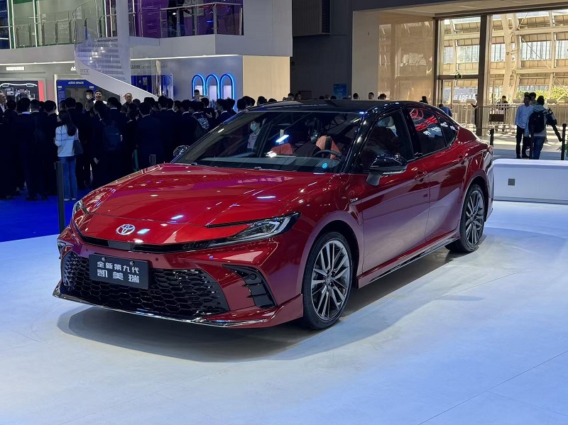 اختيار السمعة في سوق سيارات السيدان